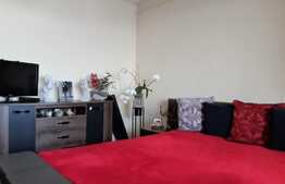 Apartament de 3 camere, 88 mp, decomandat, parcare, zona Magheru!