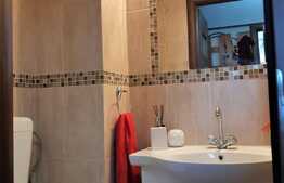 Apartament de 3 camere, 88 mp, decomandat, parcare, zona Magheru!