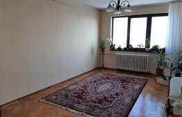 Apartament de 3 camere, 88 mp, decomandat, parcare, zona Magheru!