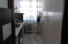 Apartament de 3 camere, 88 mp, decomandat, parcare, zona Magheru!