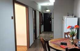 Apartament de 3 camere, 88 mp, decomandat, parcare, zona Magheru!