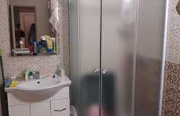 Apartament de 3 camere, etaj intermediar, decomandat, Rogerius