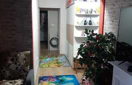 Apartament de 3 camere, etaj intermediar, decomandat, Rogerius