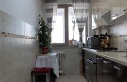 Apartament de 3 camere, decomandat, loc de parcare, zona Magheru!