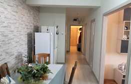 Apartament de 3 camere, decomandat, loc de parcare, zona Magheru!