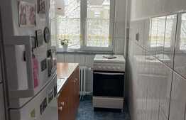 Apartament de 3 camere, 47 mp, decomandat, zona Piata 22 Decembrie