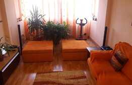 Apartament de 3 camere, decomandat, zonă ușor accesibilă cu facilități diverse