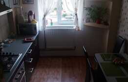 Apartament de 3 camere, decomandat, zonă ușor accesibilă cu facilități diverse