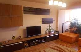 Apartament de 3 camere, decomandat, zonă ușor accesibilă cu facilități diverse