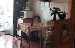 Apartament de 3 camere, decomandat, etaj intermediar, Rogerius