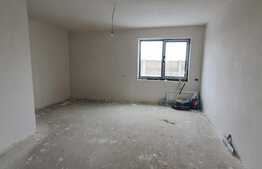 Casă de 4 camere spațioase la intrare în Sântandrei