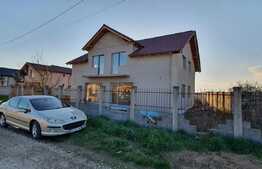 Casă de 4 camere spațioase la intrare în Sântandrei