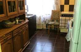 Apartament 3 camere, semidecomandat, zona Nufarul