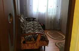 Apartament 3 camere, semidecomandat, zona Nufarul