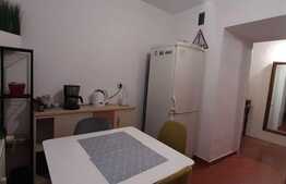 Apartament de 2 camere, semidecomandat, zonă liniștită și cu facilități diverse