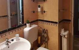 Apartament de 2 camere, semidecomandat, zonă liniștită și cu facilități diverse