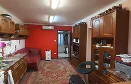 Apartament de 3 camere, semidecomandat, zona Decebal