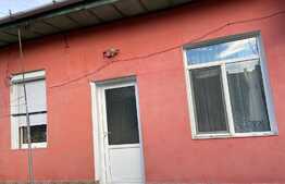 Casa in Decebal formata din 2 apartamente