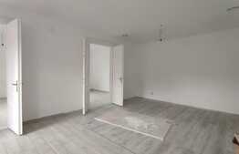 Oportunitate! Casa recent renovata, 82 mp utili, curte comuna, Central