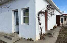 Clădire de 173 mp, teren de 459 mp, cartierul Nufărul