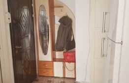 Apartament de 3 camere, 56 mp, etaj intermediar, zona Decebal