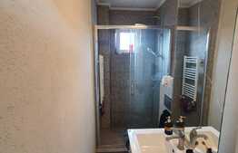 Apartament de 2 camere, cochet, etaj intermediar, zona Nufarul