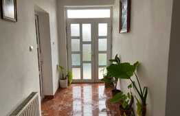 Casa de 286 mp, 882 mp teren, in Nojorid