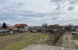 Casa de 286 mp, 882 mp teren, in Nojorid