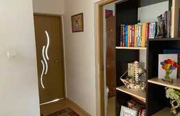 Casa de 286 mp, 882 mp teren, in Nojorid