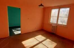 Apartament de 2 camere, etaj intermediar, zona Rogerius