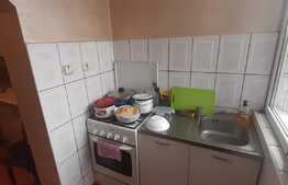 Apartament de 2 camere, decomandat, etaj intermediar, zona Nufarul