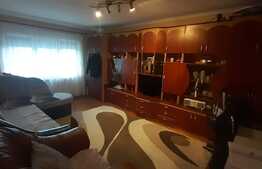 Apartament de 2 camere, decomandat, etaj intermediar, zona Nufarul