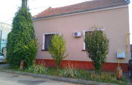 Casa cu 4 camere pe un teren de 733 mp, zona centrala