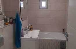 Apartament de 4 camere, decomandat, dubla orientare, zona Rogerius