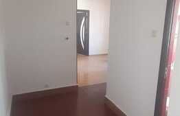 Apartament de 3 camere, semidecomandat, etaj intermediar, zona Calea Aradului
