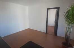 Apartament de 3 camere, semidecomandat, etaj intermediar, zona Calea Aradului