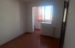 Apartament de 3 camere, semidecomandat, etaj intermediar, zona Calea Aradului