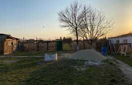 Casa de 80 mp, proaspat renovata cu 3600 mp teren, in Santaul Mic