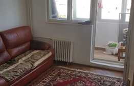 Apartament de 3 camere, decomandat, dubla orientare, zona Nufarul