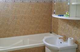 Apartament de 3 camere, decomandat, dubla orientare, zona Nufarul