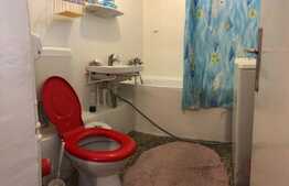 Apartament de 54 mp, etaj intermediar, decomandat, zona Velenta!