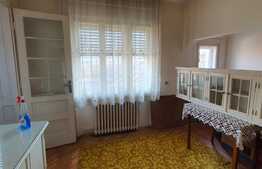 Casă de 540 mp pentru pensiune în Sânmartin