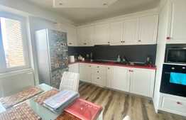 Apartament de 4 camere, spațios și confortabil, priveliște superbă, in Nufarul!