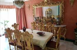 Casă de lux cu panoramă deasupra orașului