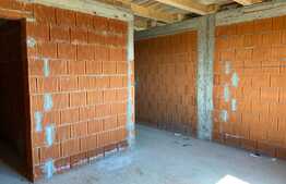 Casa de 100 mp, cu un teren de 505 mp in Santandrei