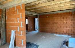 Casa de 100 mp, cu un teren de 505 mp in Santandrei