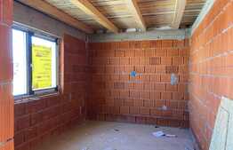 Casa de 100 mp, cu un teren de 505 mp in Santandrei