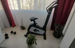 Apartament de 3 camere, decomandat, etaj intermediar, zona Decebal