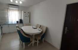 Apartament de 3 camere, decomandat, etaj intermediar, zona Decebal