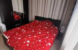 Apartament de 3 camere, decomandat, etaj intermediar, zona Decebal